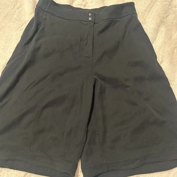 Lululemon Bermuda Golf Short 10" Size 6 - Picture 2 of 4